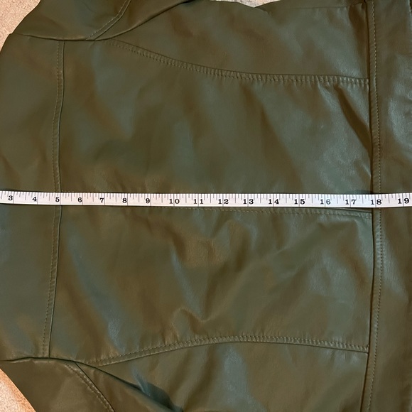 Level Eight Olive Color Crop Jacket Super Cute - Picture 7 of 7